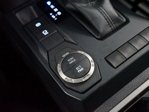 Certified 2025 Toyota Tacoma SR5 image 24