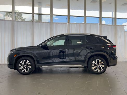 New 2026 Volkswagen Tiguan S image 2