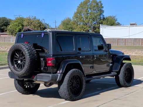 Used 2021 Jeep Wrangler Unlimited Sahara 4xe image 8