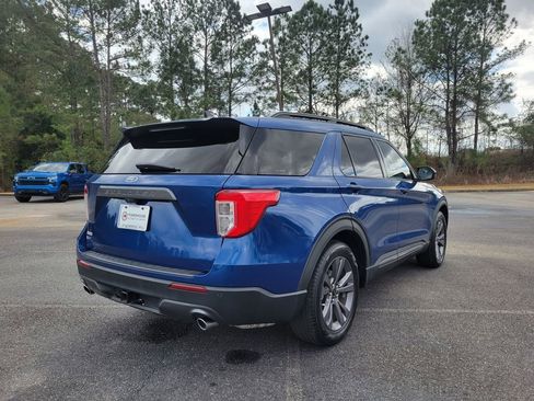 Certified 2023 Ford Explorer XLT w/ Equipment Group 202A image 6