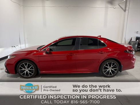 Used 2022 Toyota Camry SE w/ Audio Upgrade Package image 1