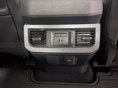 Used 2024 Ford F350 Lariat w/ Lariat Ultimate Package image 24