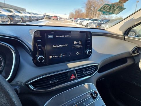 Certified 2023 Hyundai Santa Fe SE image 10