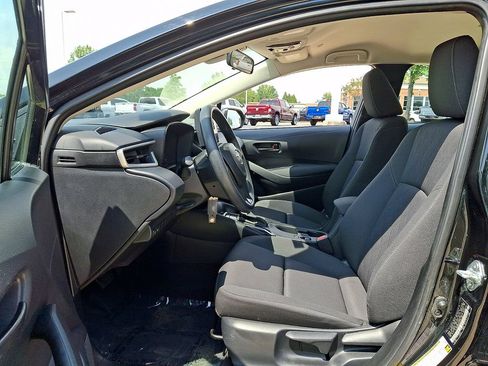 Used 2025 Toyota Corolla LE FWD image 13