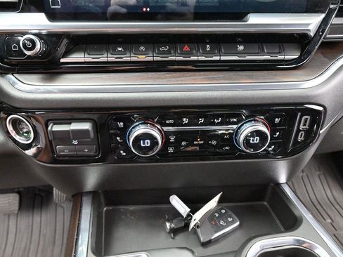 Used 2023 GMC Sierra 1500 SLT w/ SLT Convenience Package AWD/4WD image 25