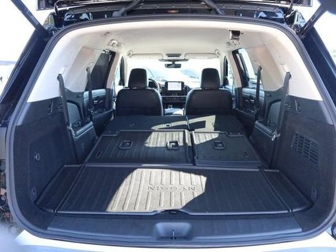 Certified 2025 Nissan Pathfinder SL w/ Cargo Package AWD/4WD image 9