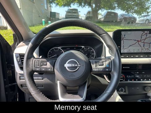 Used 2023 Nissan Rogue SL w/ SL Premium Package FWD image 11