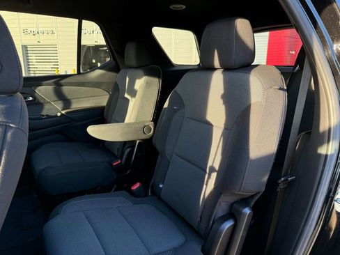 Used 2023 Chevrolet Traverse LT image 27