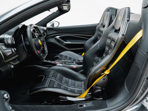 Used 2022 Ferrari F8 Tributo RWD image 44