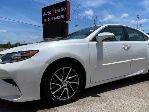 Used 2018 Lexus ES 350 w/ Luxury Package w/Wood Trim FWD image 4