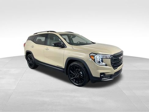 Used 2023 GMC Terrain SLT w/ Elevation Edition image 8