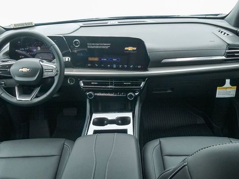 New 2026 Chevrolet Traverse LT w/ Driver Confidence Package FWD image 11