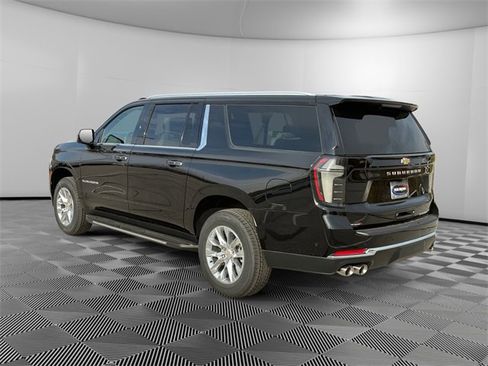 New 2025 Chevrolet Suburban Premier image 5