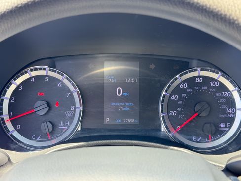 Used 2020 Toyota Highlander L FWD image 23
