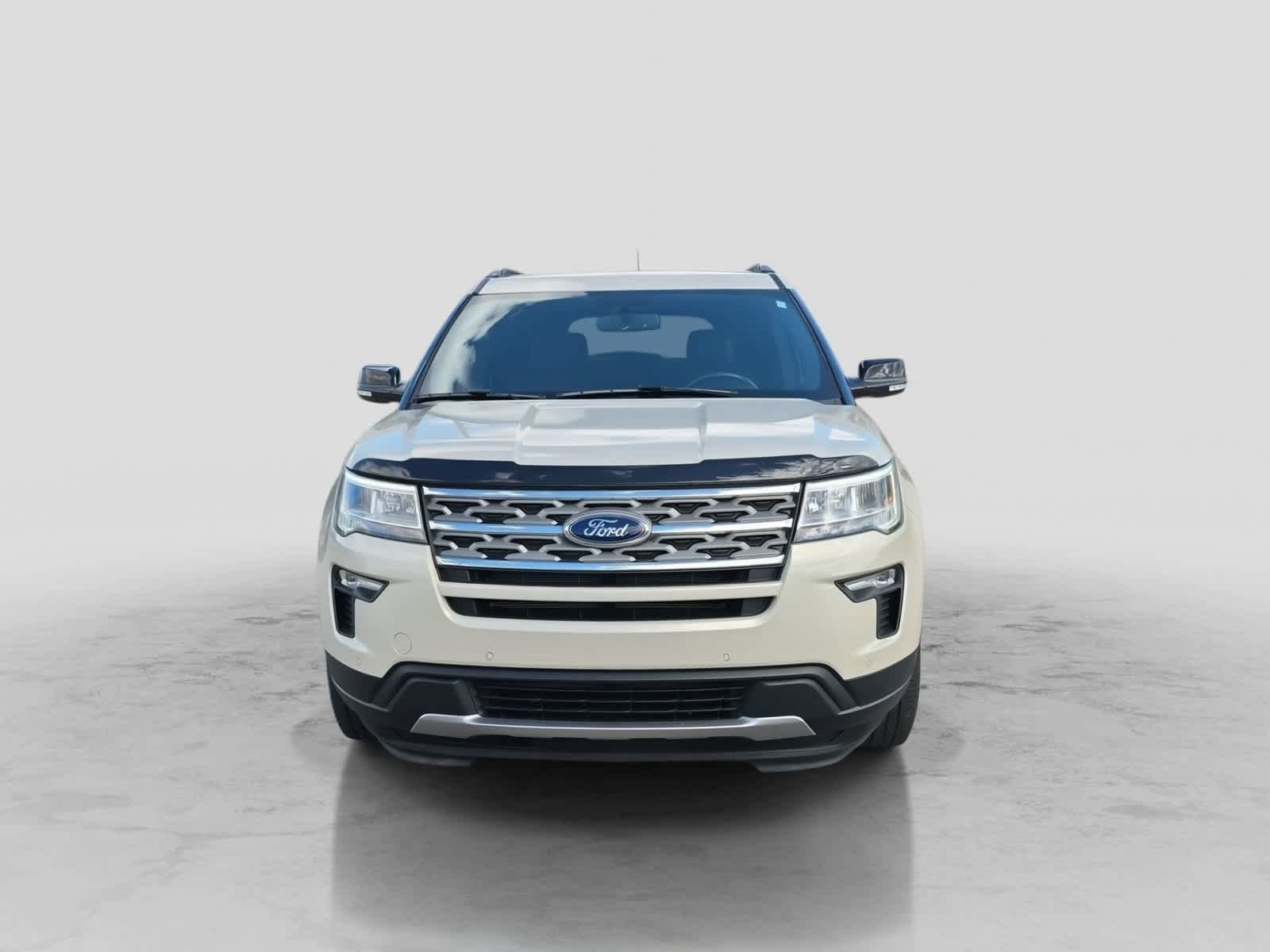 Used 2018 Ford Explorer XLT w/ Equipment Group 202A AWD/4WD image 3