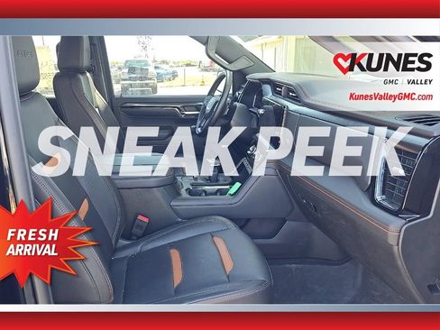 Used 2023 GMC Sierra 1500 AT4 w/ AT4 Premium Package AWD/4WD image 2