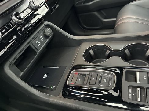 Used 2025 Honda Pilot TrailSport image 22