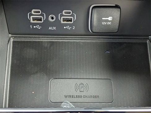 New 2025 Jeep Grand Cherokee Altitude image 21