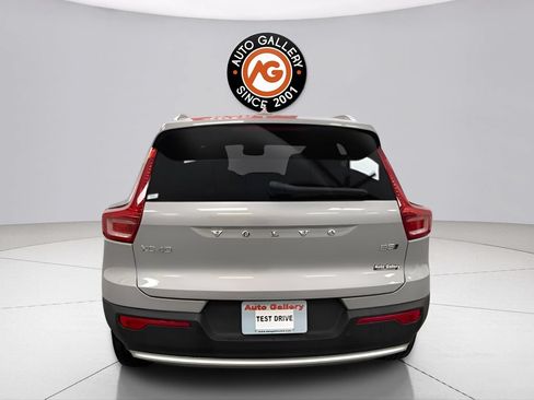 Used 2023 Volvo XC40 B5 Plus AWD/4WD image 5