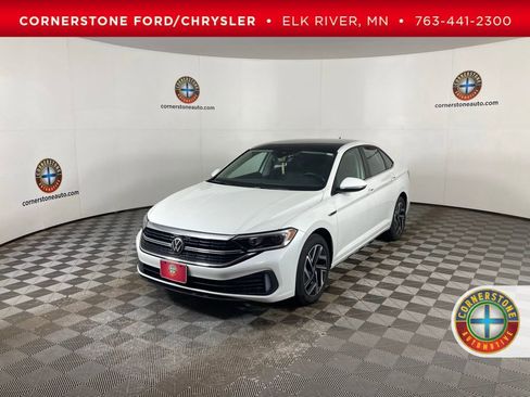 Used 2024 Volkswagen Jetta SEL image 1