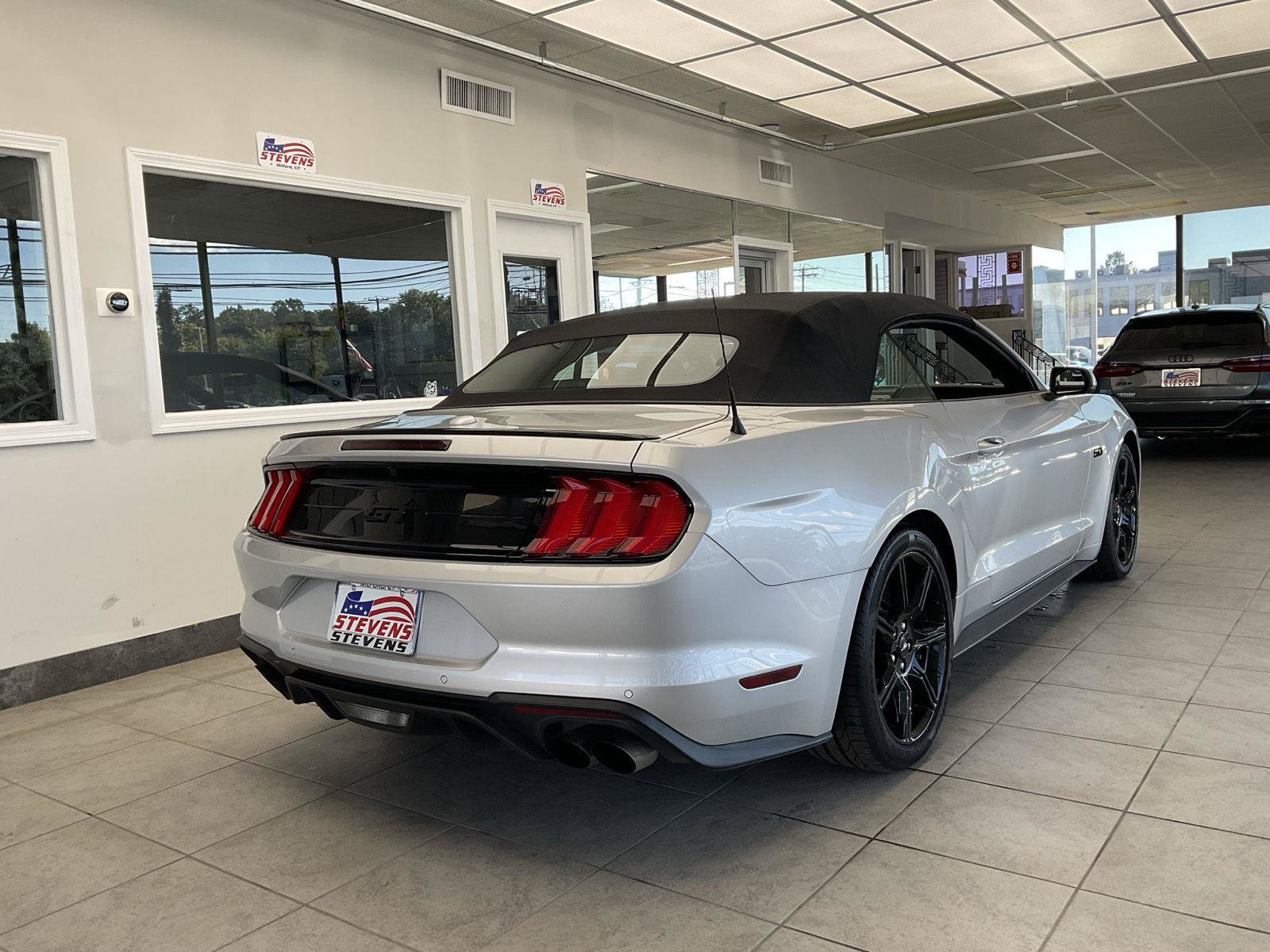 Used 2019 Ford Mustang GT Premium w/ Black Accent Package RWD image 5