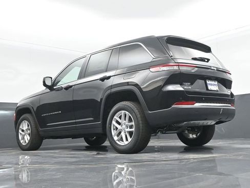 Used 2024 Jeep Grand Cherokee Laredo X image 43