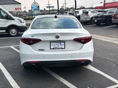 Used 2018 Alfa Romeo Giulia AWD image 4