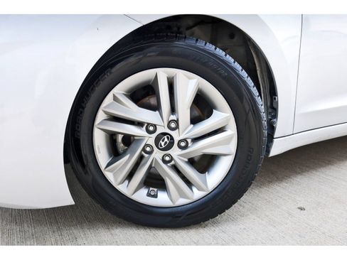 Used 2019 Hyundai Elantra SEL FWD image 31