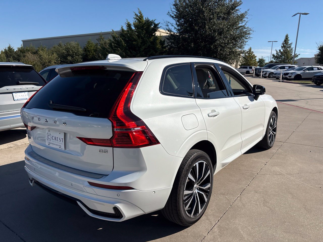 Used 2023 Volvo XC60 B5 Plus w/ Climate Package FWD image 5