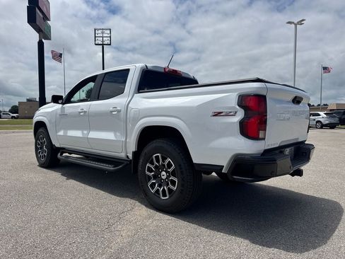 Used 2024 Chevrolet Colorado Z71 w/ Z71 Convenience Package 2 AWD/4WD image 4