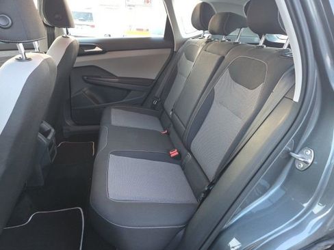 Used 2023 Volkswagen Taos S image 11