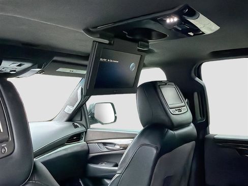 Used 2016 Cadillac Escalade ESV Platinum image 27