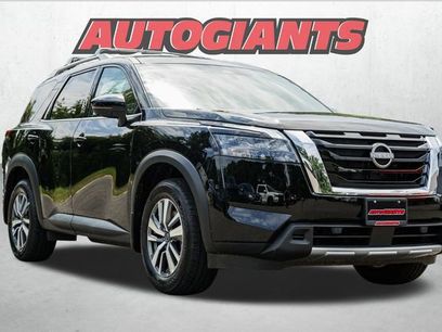New 2025 Nissan Pathfinder SL w/ Cargo Package