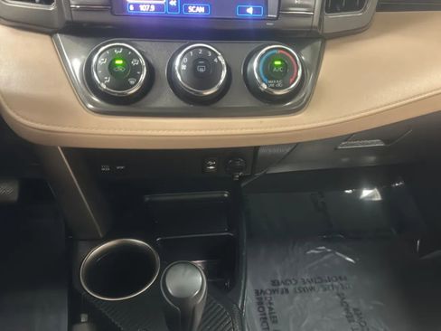 Used 2013 Toyota RAV4 LE FWD image 15