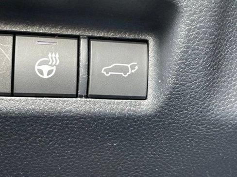 Used 2020 Toyota RAV4 XLE w/ Convenience Package AWD/4WD image 19
