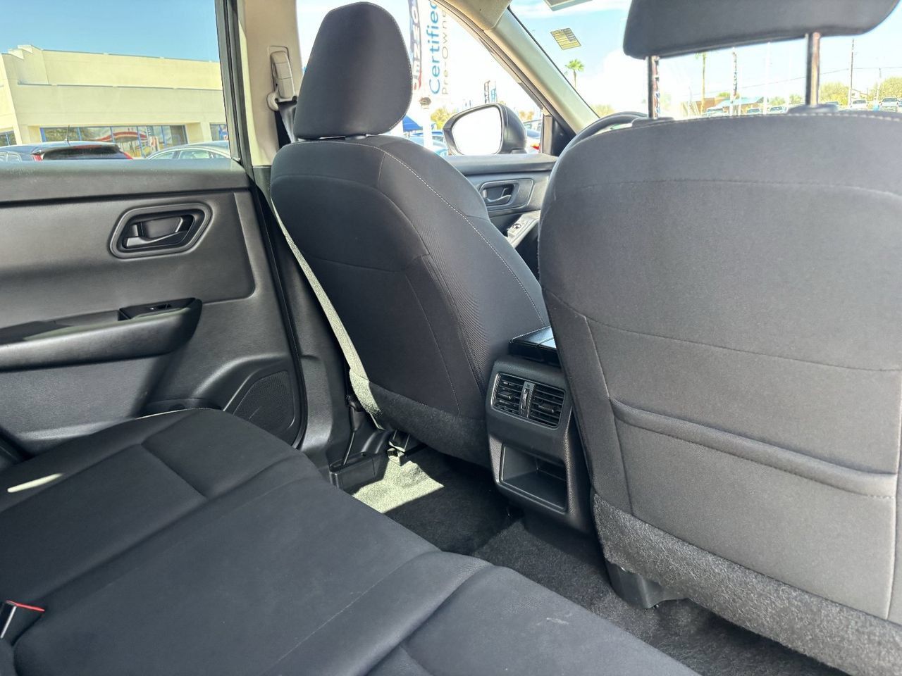 Used 2024 Nissan Rogue S FWD image 11