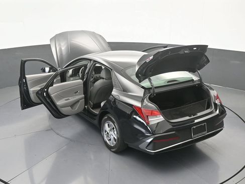 Used 2024 Hyundai Elantra SE FWD image 52