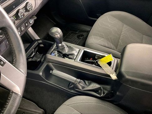 Used 2019 Toyota Tacoma SR image 19