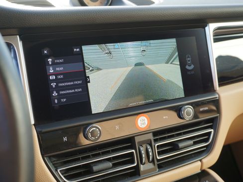 Certified 2023 Porsche Macan AWD/4WD image 20