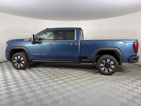 Used 2024 GMC Sierra 2500 Denali w/ Denali Reserve Package AWD/4WD image 4