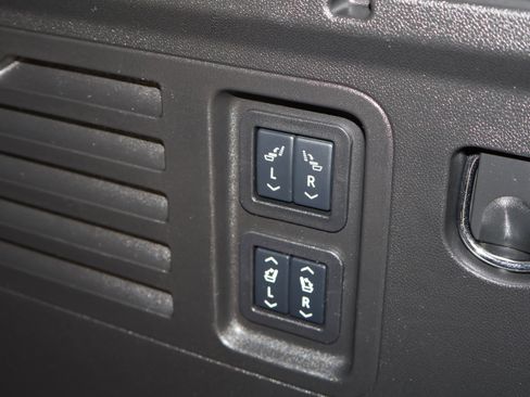 Certified 2025 Buick Enclave Avenir image 56