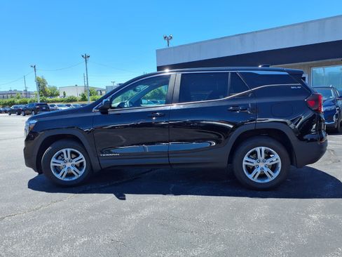 Used 2024 GMC Terrain SLE AWD/4WD image 36
