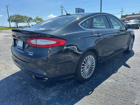 Used 2014 Ford Fusion Titanium FWD image 2