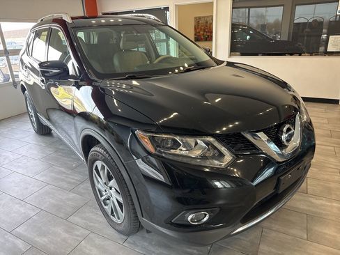 Used 2015 Nissan Rogue SL w/ SL Premium Package image 2