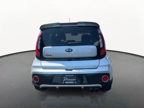 Used 2017 Kia Soul ! w/ Tech Package FWD image 4