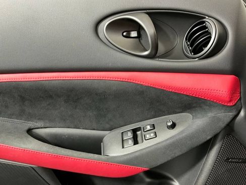 Used 2024 Nissan Z Performance w/ Floor Mat Package RWD image 18