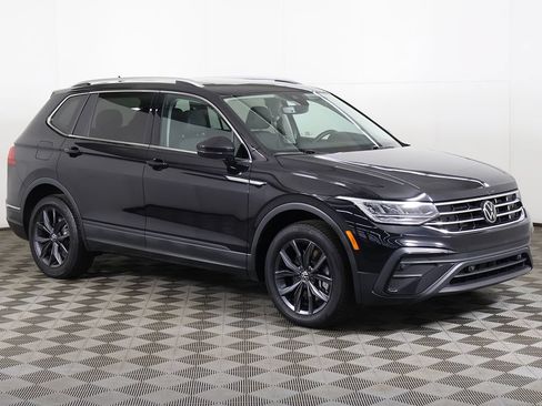 Used 2023 Volkswagen Tiguan SE AWD/4WD image 53