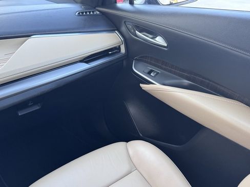 Used 2025 Cadillac XT4 Premium Luxury image 20