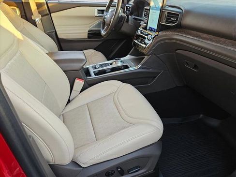 Used 2021 Ford Explorer Platinum w/ Equipment Group 601A image 22