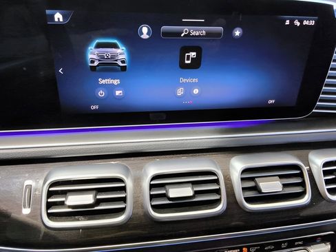 Used 2024 Mercedes-Benz GLS 450 4MATIC image 29